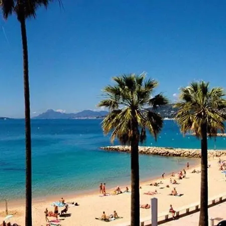 Διαμέρισμα Terrace, Beach And Swimming Pool, What Else?! Αντίμπ